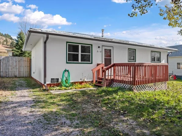 318 8th St, Sturgis, SD 57785