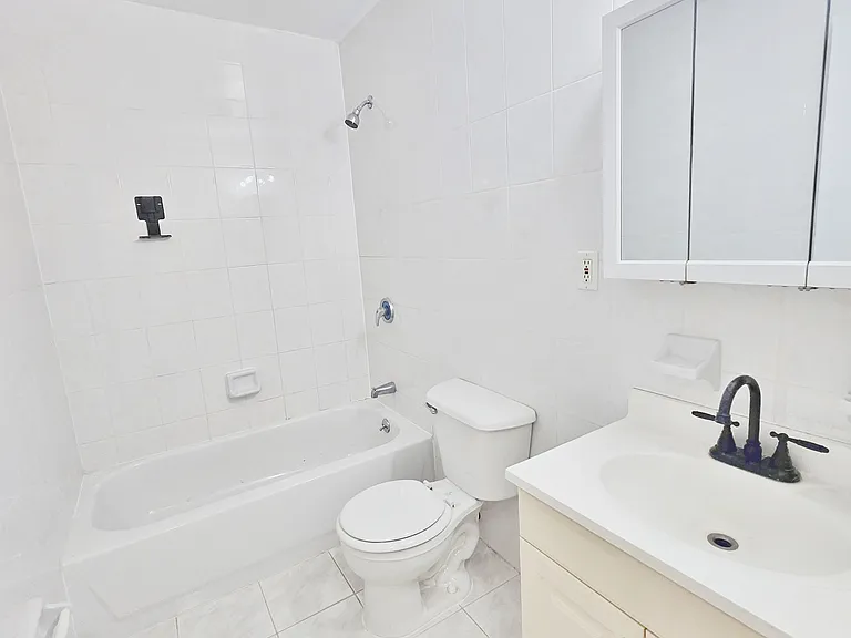 25-36 14th St #2 — Photo 13