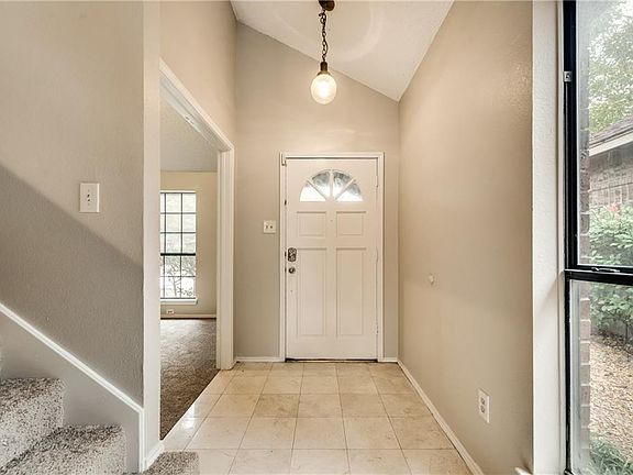 4th image of 1718 Cordova Dr