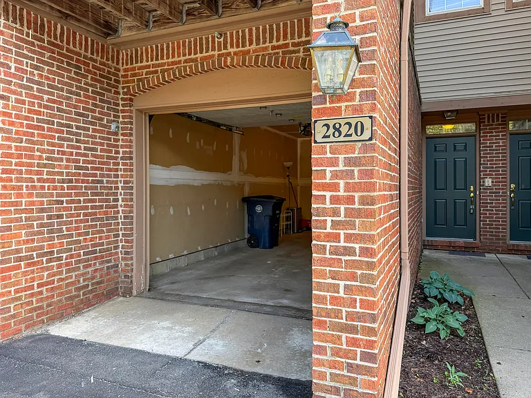 2820 Barclay Way — Photo 25