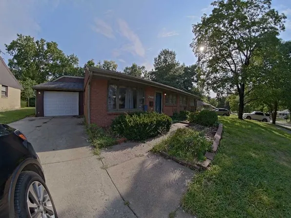 2441 Hobbs Dr, Manhattan, KS 66502