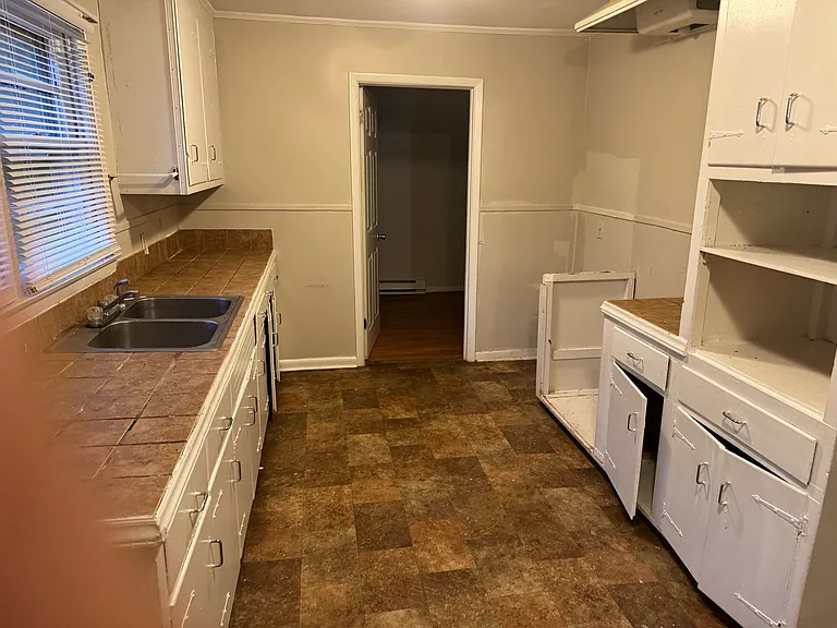 400 Lake Dr #400 — Photo 2