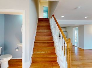 210 47th St NE, Washington, DC 20019