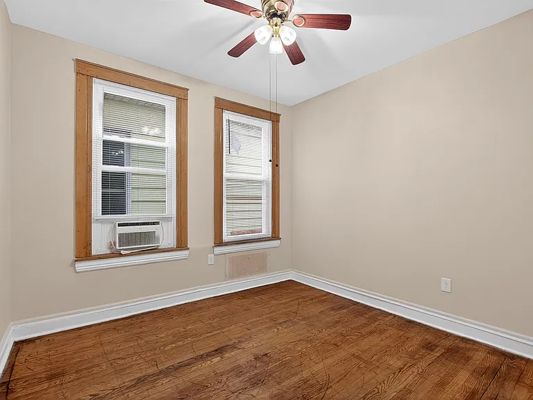 18 Boyd Ave #2 — Photo 9