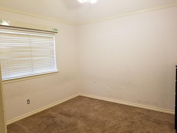 3rd image of 3205 Thornbird Ln