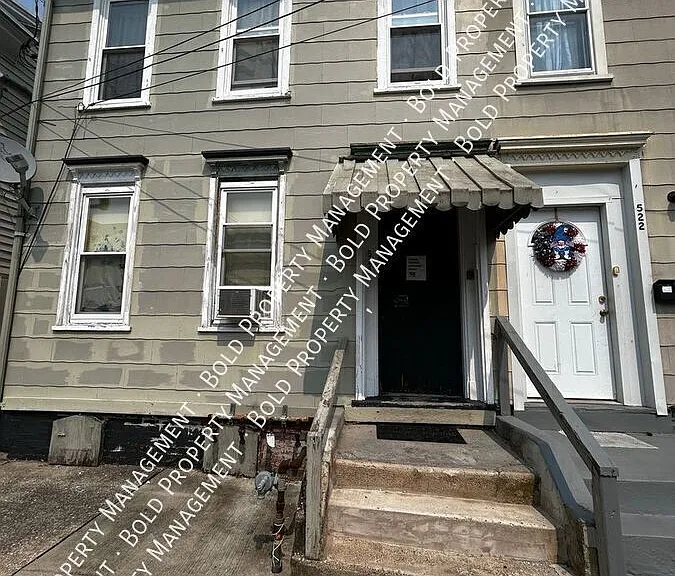 524 Spruce St #2 — Photo 5