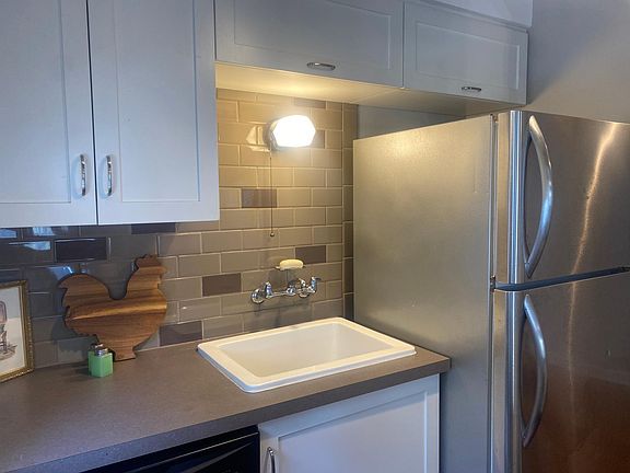 4th image of 221 S 38th Ave #4
