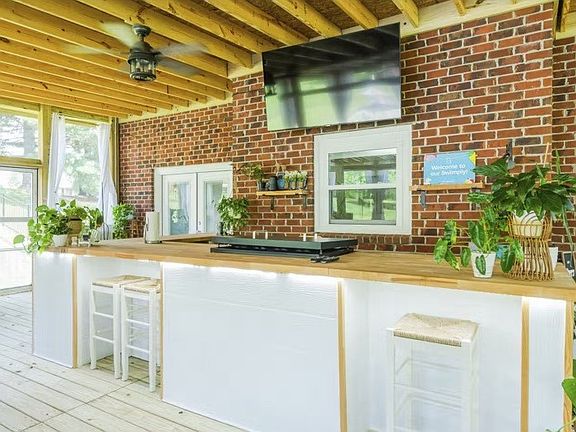 5th image of 28 Noel Dr