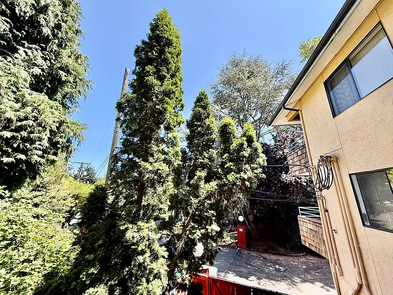 2251 NE Blakeley St #202 — Photo 8