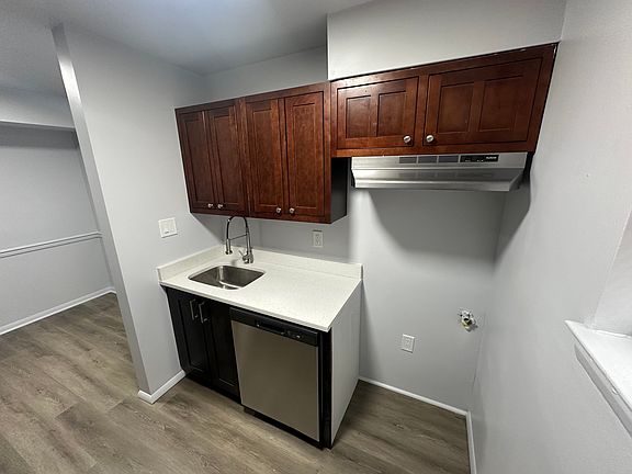 5th image of 4417 Falls Bridge Dr APT K