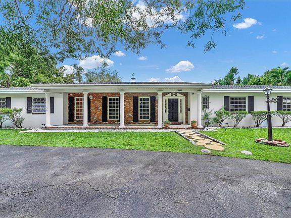4th image of 14725 SW 82nd Ave