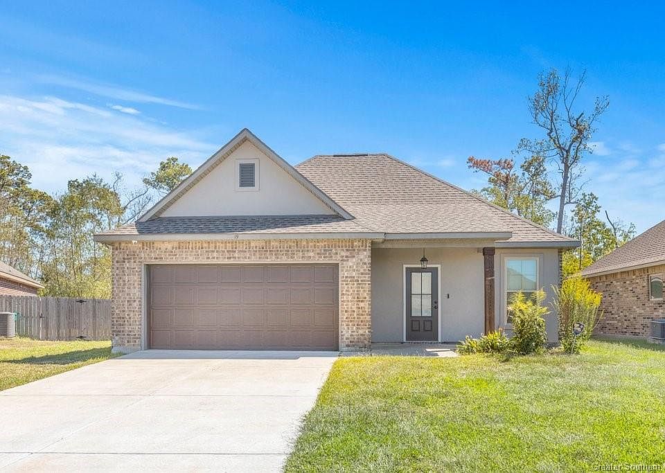1st image of 19 Leatherwood Creek Dr