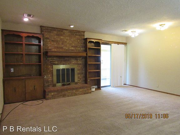 4th image of 2404 NE 35th St