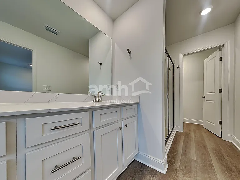 329 Armstrong Curv — Photo 10