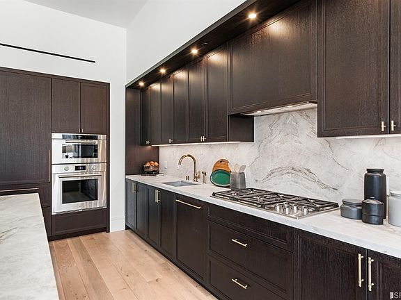 5th image of 288 Pacific Ave #5E
