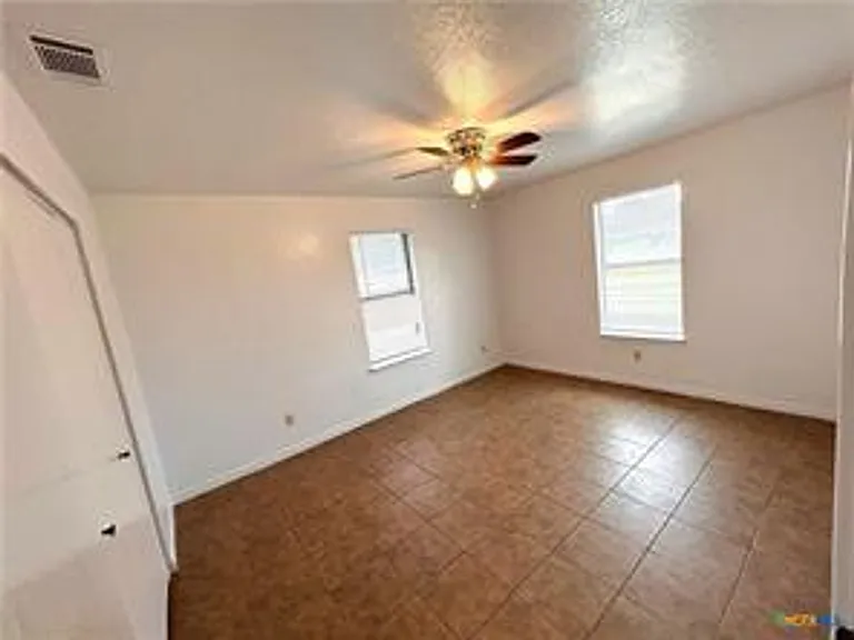 10411 Trimmier Rd #B — Photo 7