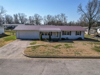 265 Rainbow Dr, Lebanon, MO, 65536