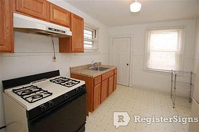 5th image of 2132 Cathedral Ave