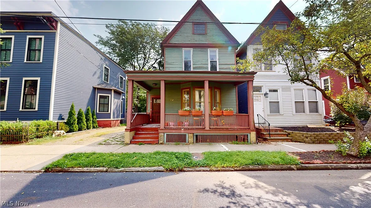 1777 W 31st Pl photo 1