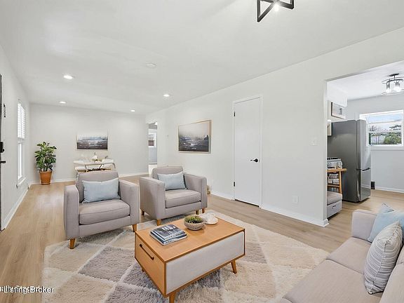 4th image of 2608 Woodsdale Ave