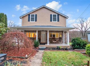 701 Fireline Rd, Palmerton, PA 18071