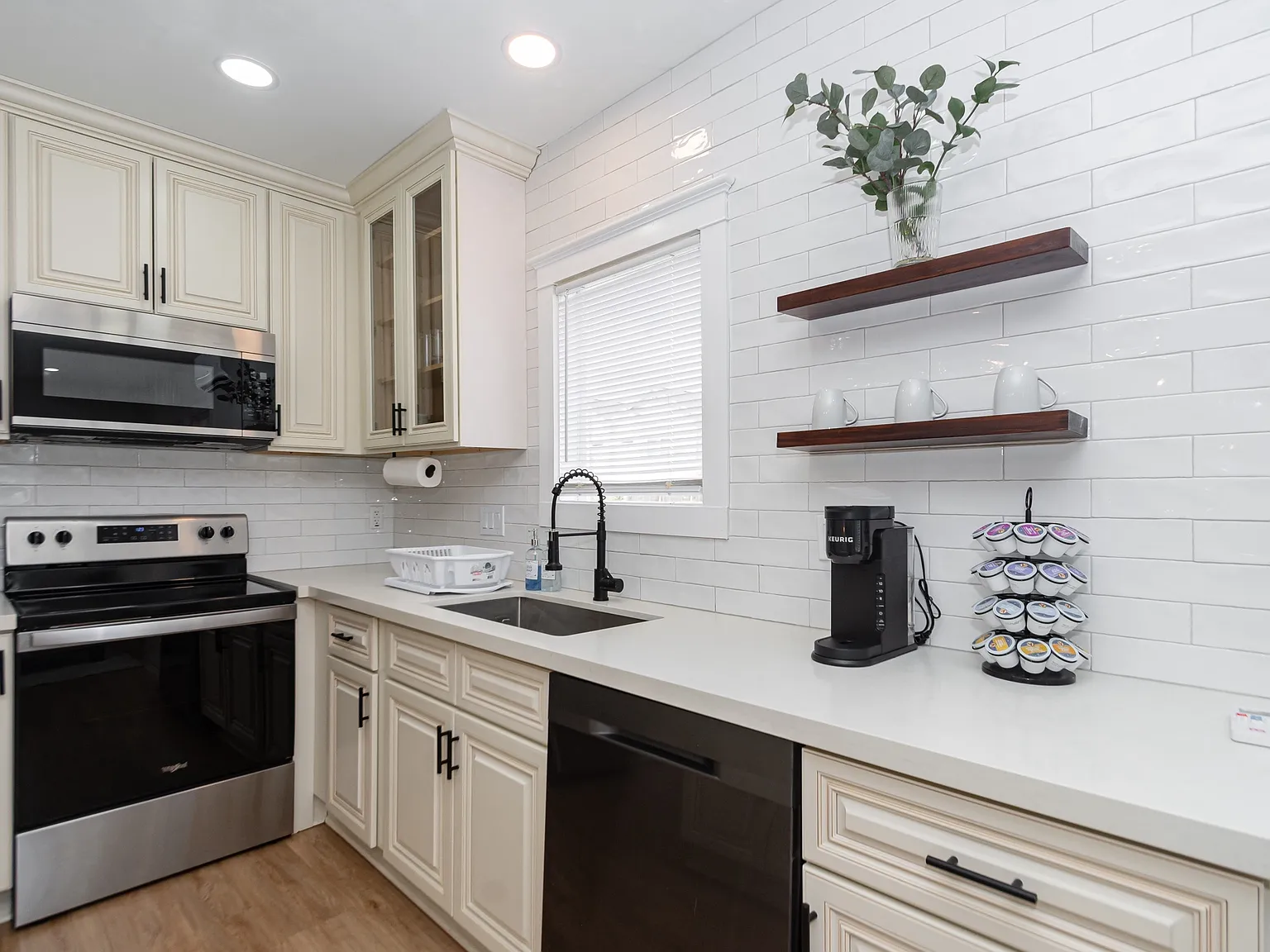 1 bed, 800 sqft, $1,849 — Photo 2