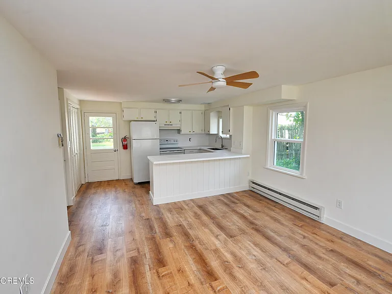 704 Mount Pl — Photo 3