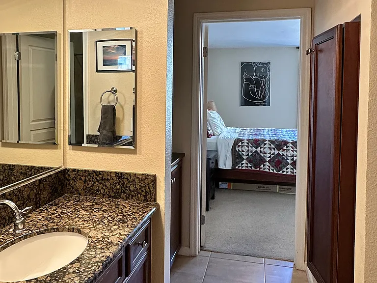 Main Bathroom2