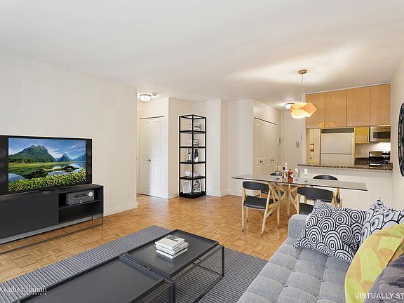 2nd image of 30 W 61st St APT 9B