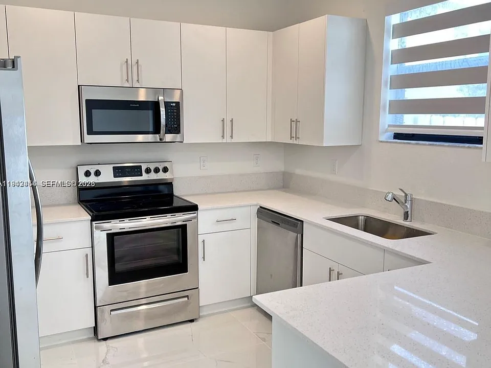 15903 SW 2nd Pl #15903