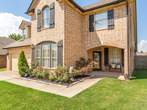 2nd image of 1141 Bradford Pl