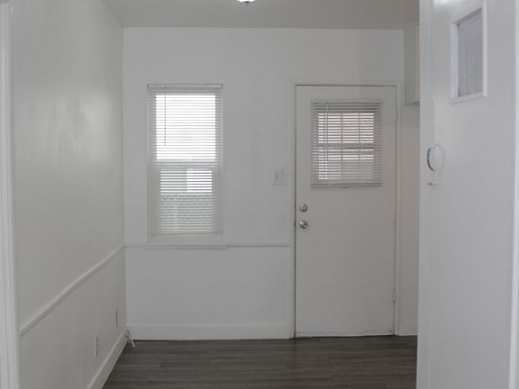 5th image of 712 W Redondo Beach Blvd #1/2