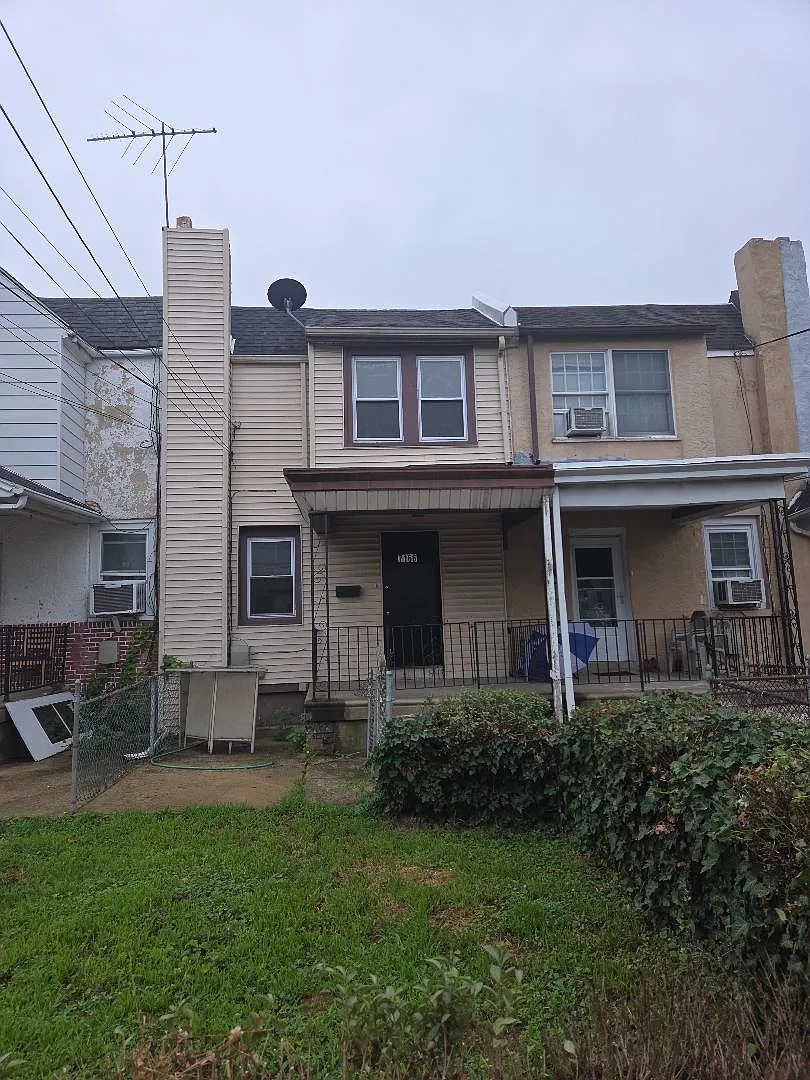 3 bed, 1064 sqft, $1,700 — Photo 1