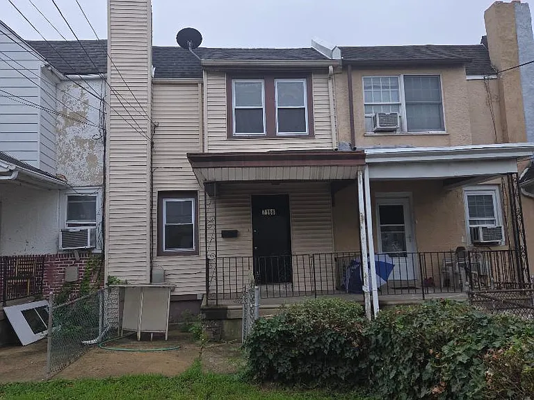 7166 Radbourne Rd — Photo 1