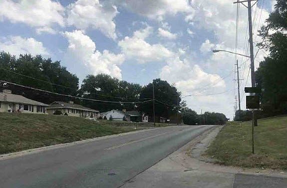 2nd image of 7047 Leavenworth Rd