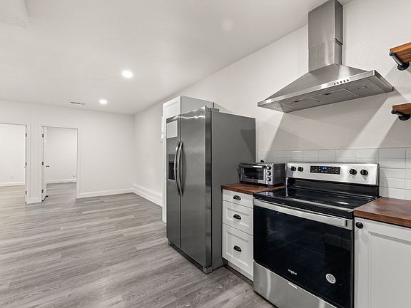 3rd image of 7000 18th Ave