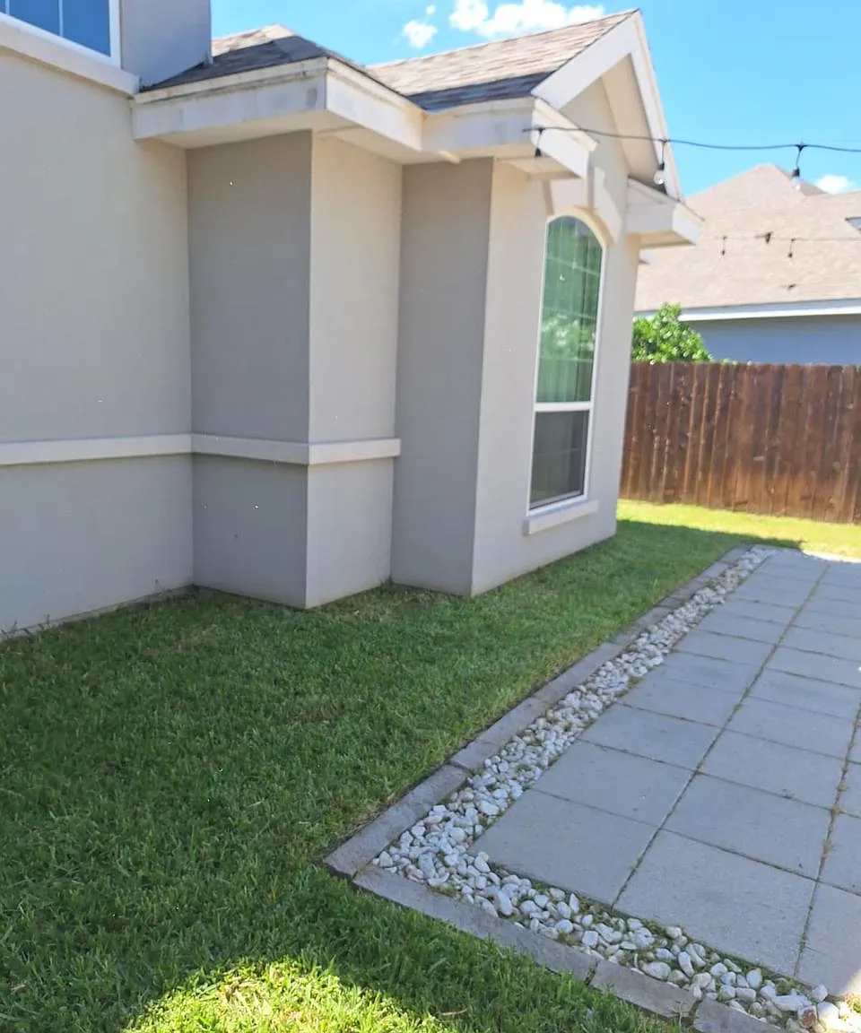 4 bed, 2659 sqft, $2,300 — Photo 3