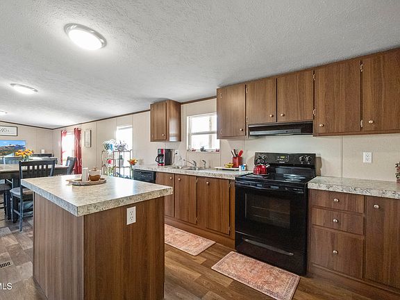 4th image of 3620 Sunnydale Rd