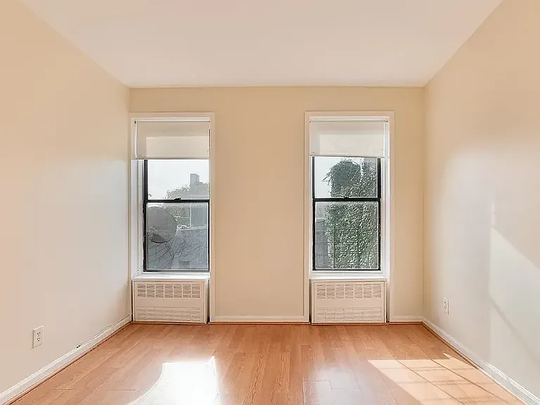 975 Madison St #1A — Photo 3