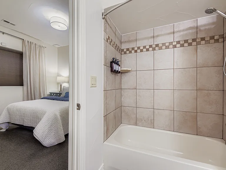 BASEMENT BATH 2(FULL)