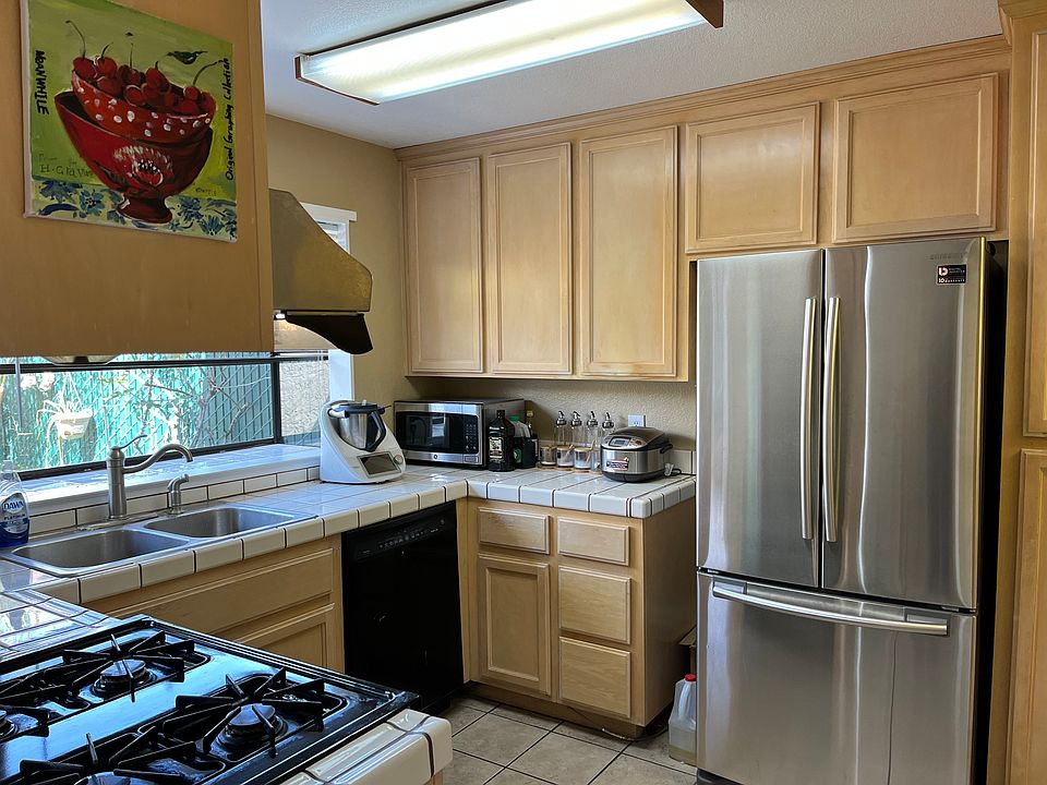 1st image of 2838 Creekside Dr