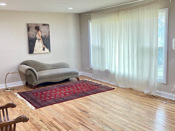 2nd image of 20W309 S Frontage Rd