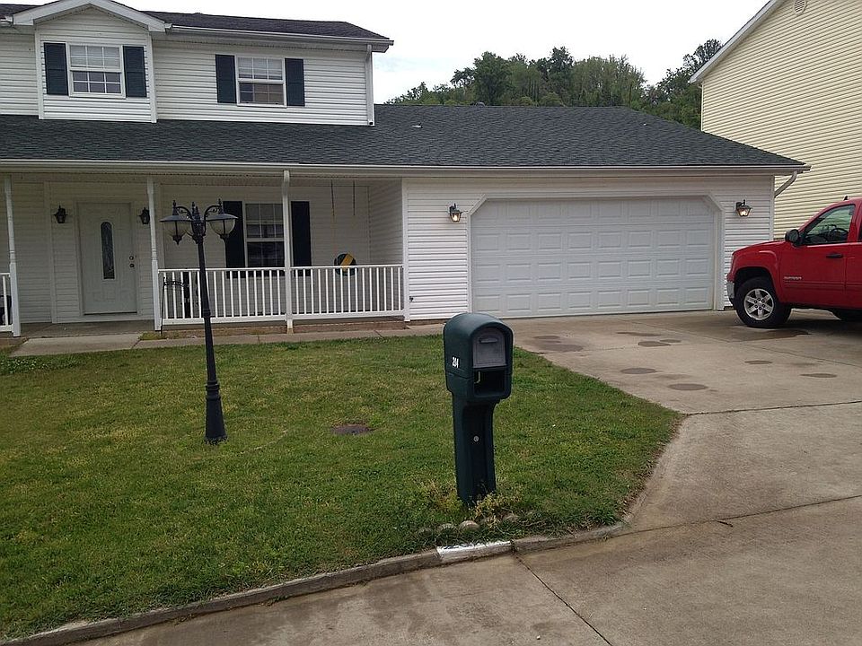 2nd image of 204 Tiffany Ln