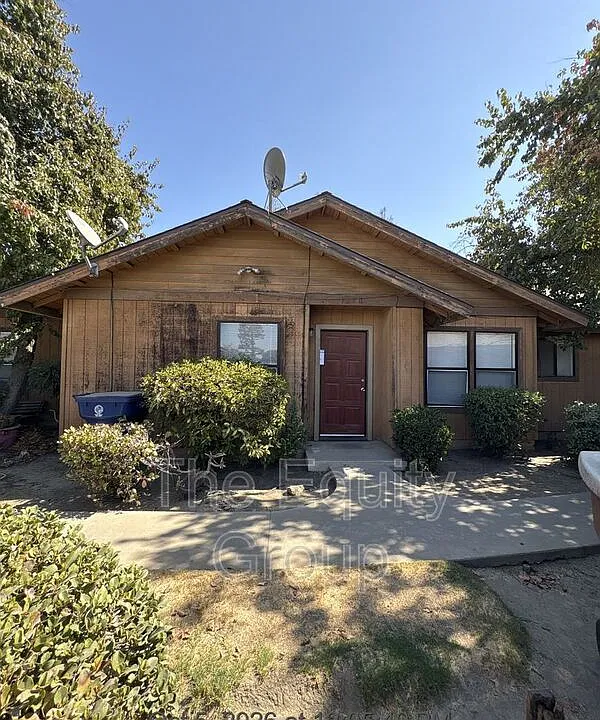 1270 Tustin Cir