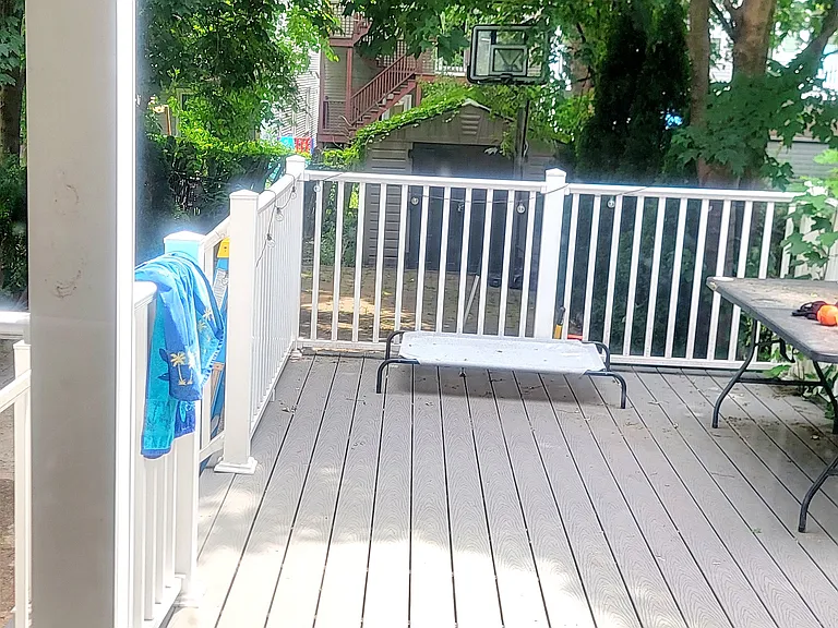 887 E 4th St #1 — Photo 10