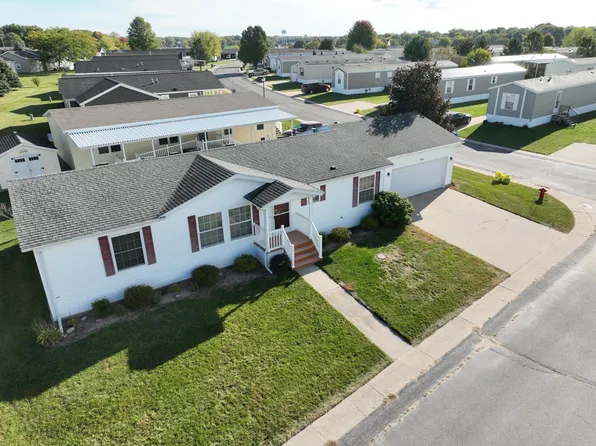 600 Peach Ln, Fremont, MI 49412