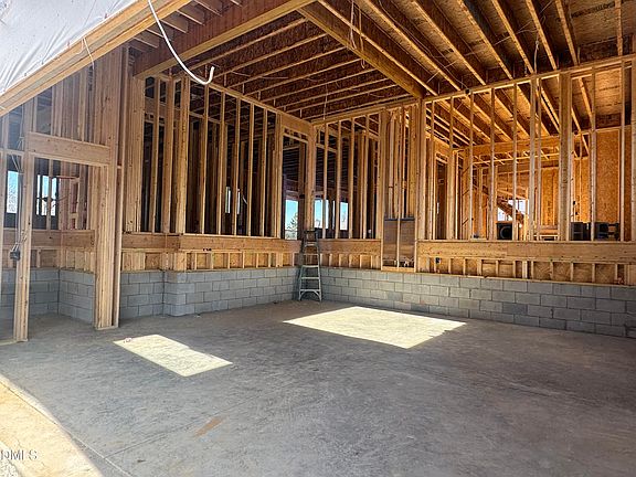 4th image of 1024 Azalea Garden Cir