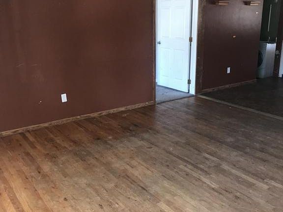 2nd image of 2617 W B St