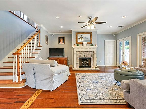 4th image of 3205 Tolmas Dr