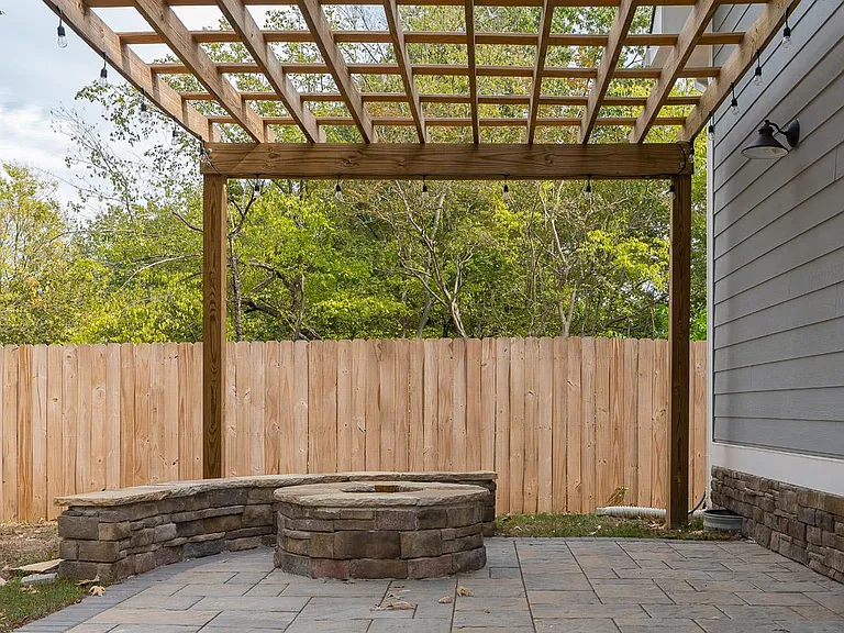 803 Drew St — Photo 16